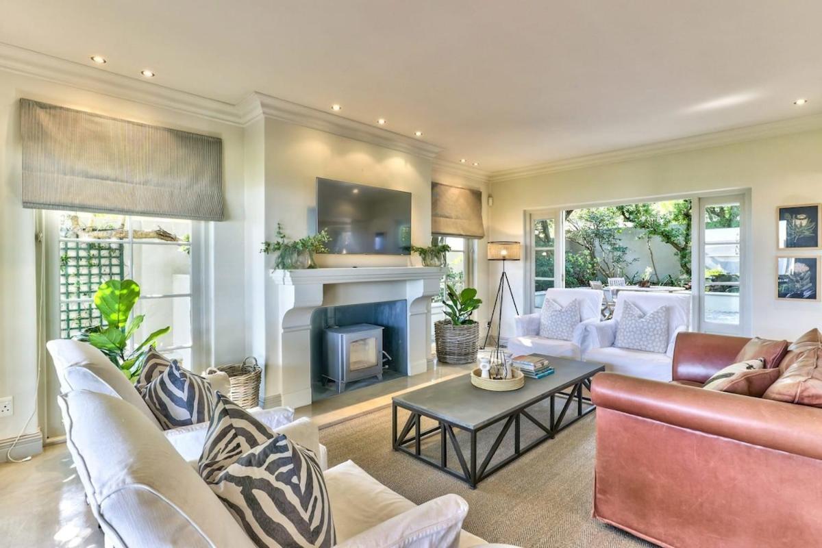 Lush Family In Prestigious Area Villa