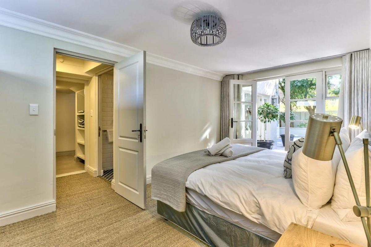 Lush Family In Prestigious Area Villa